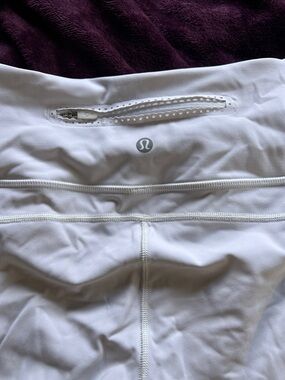 EUC 🔥🔥 Lululemon cropped white leggings size 4